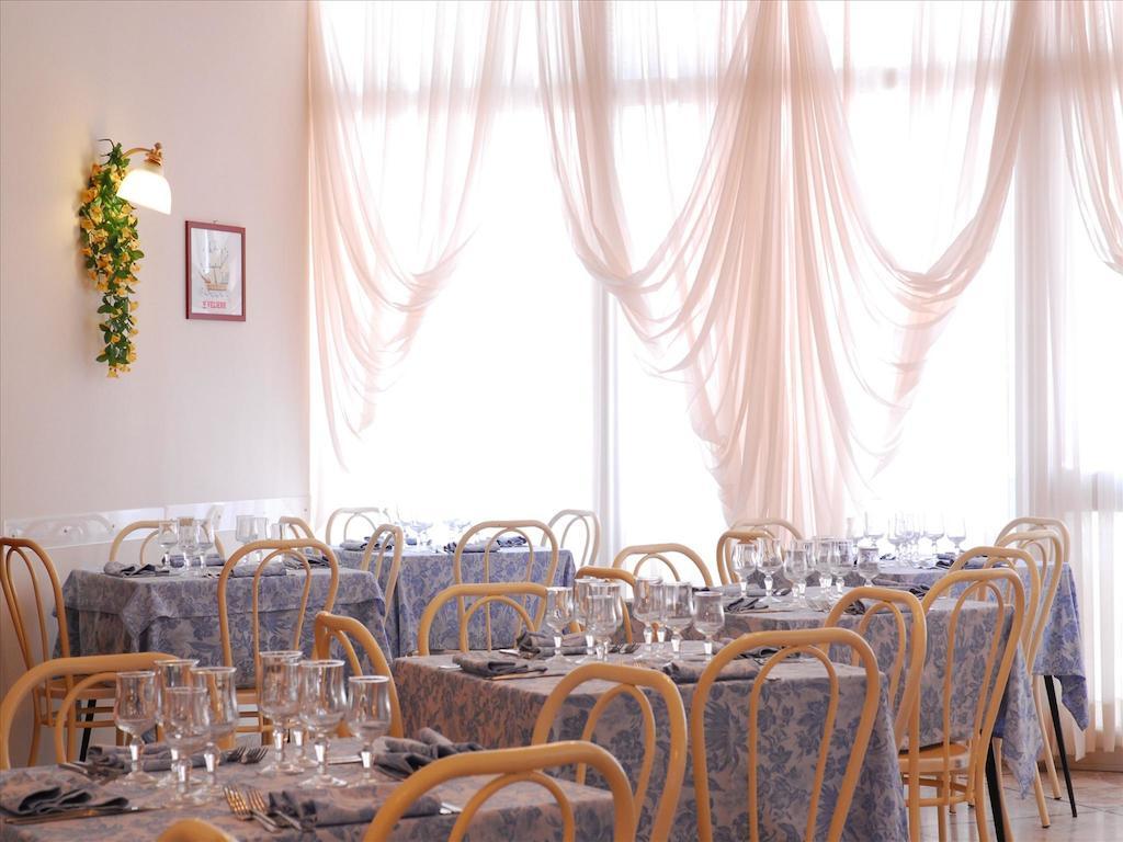 Hotel Veliero 里米尼 外观 照片