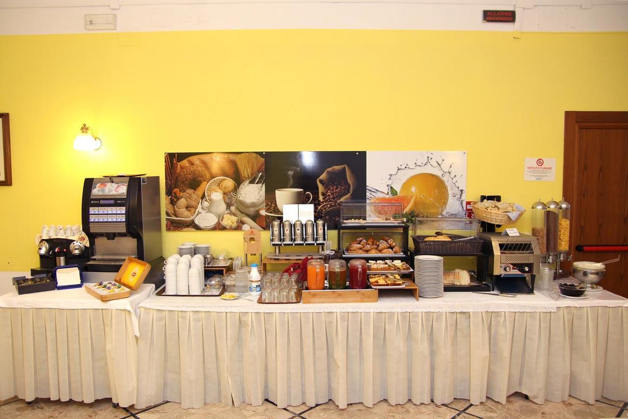 Hotel Veliero 里米尼 外观 照片