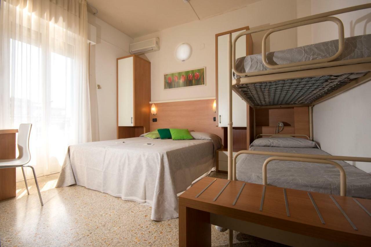 Hotel Veliero 里米尼 外观 照片