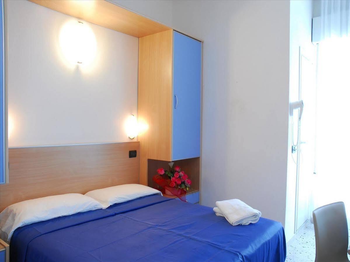 Hotel Veliero 里米尼 外观 照片
