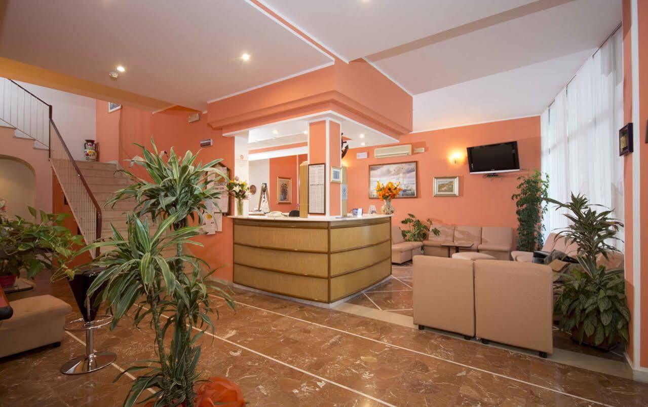 Hotel Veliero 里米尼 外观 照片