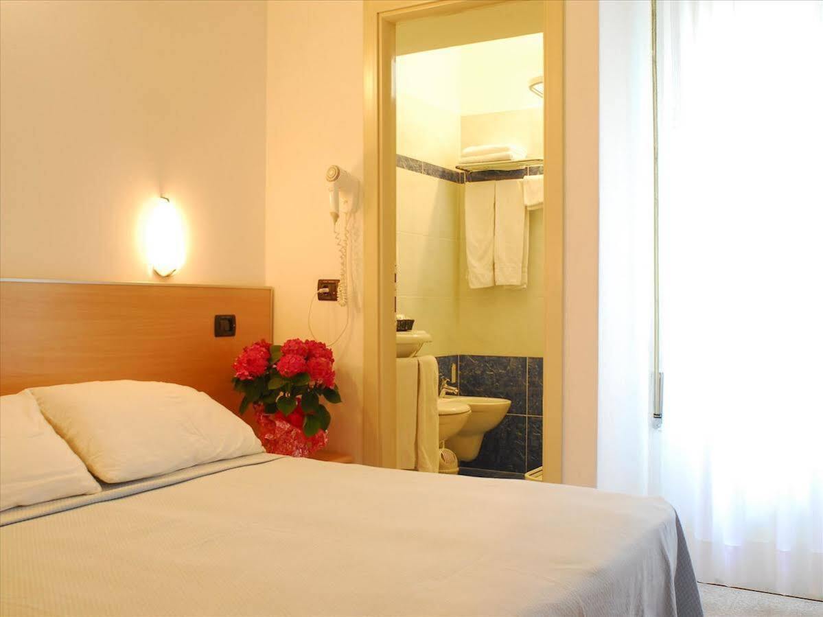 Hotel Veliero 里米尼 外观 照片