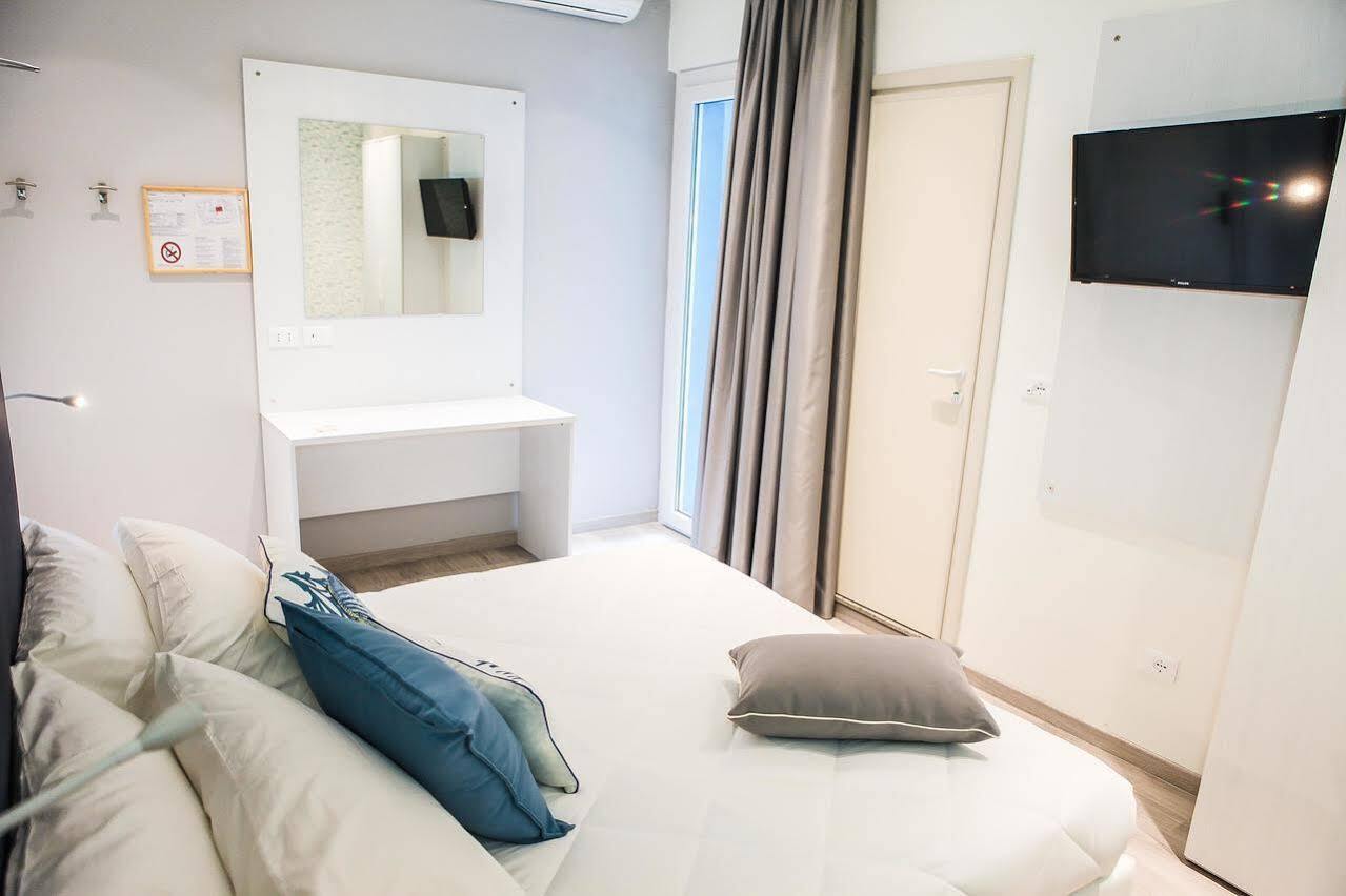 Hotel Veliero 里米尼 外观 照片